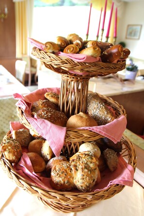 Free daily buffet breakfast  -  Natur & Wander Hotel Gassbachtal (Grasellenbach)