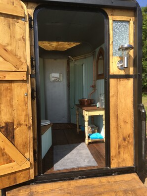 Tent, 1 King Bed, Non Smoking | Bathroom shower