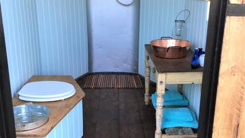 Tent, 1 King Bed, Non Smoking | Rollaway beds, bed sheets