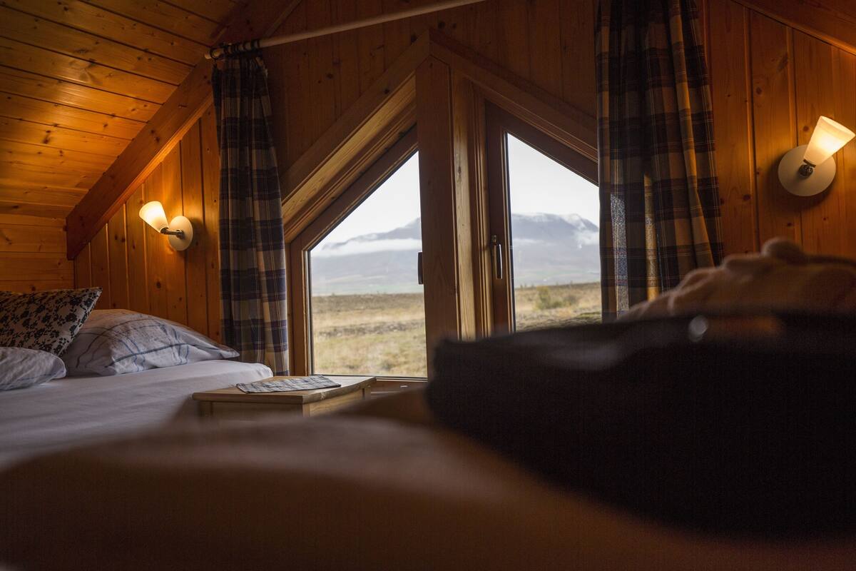 Cunas (de pago), camas supletorias, wifi gratis y ropa de cama