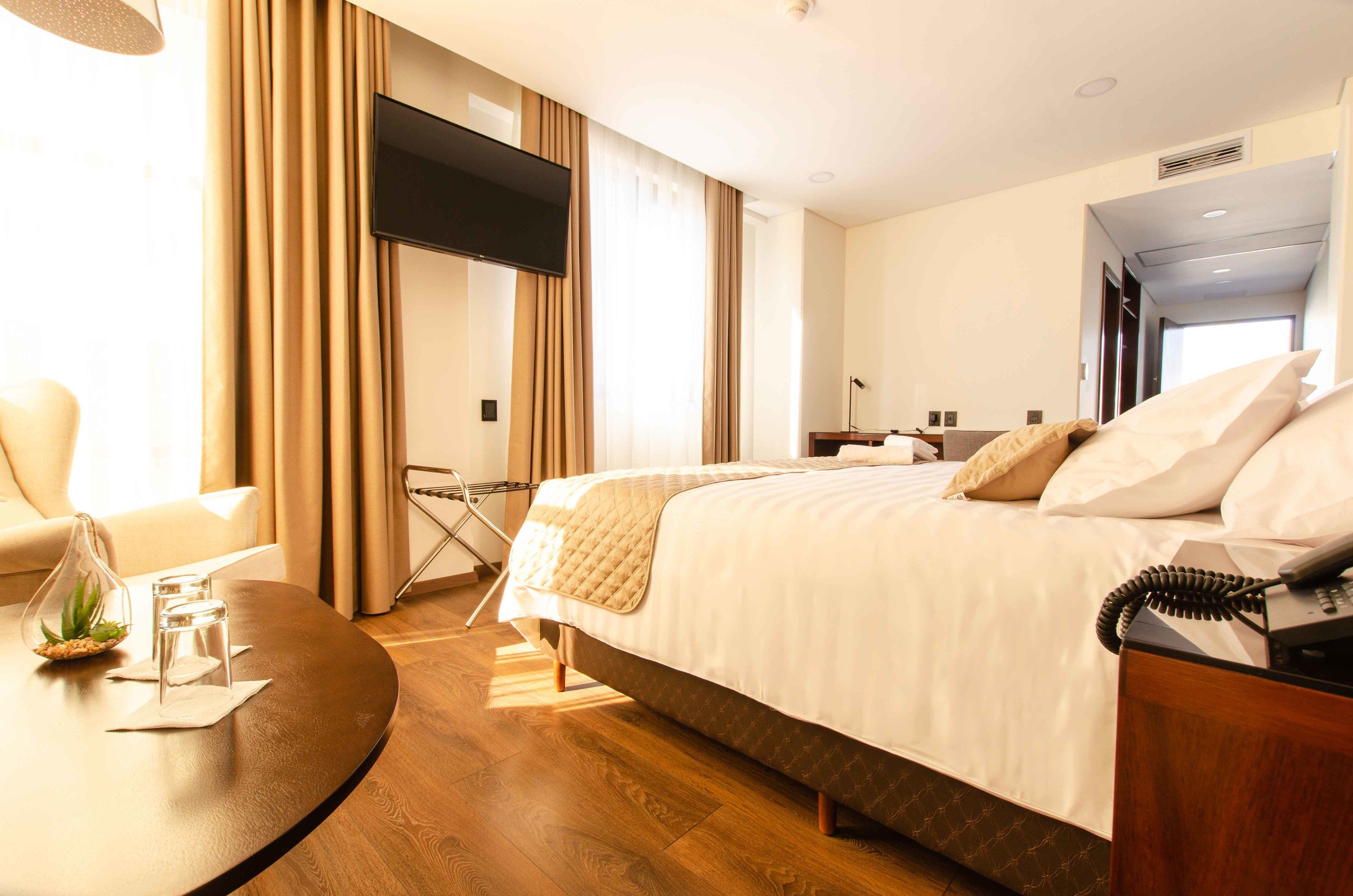 executive room | minibar, in-room safe, desk, blackout curtains