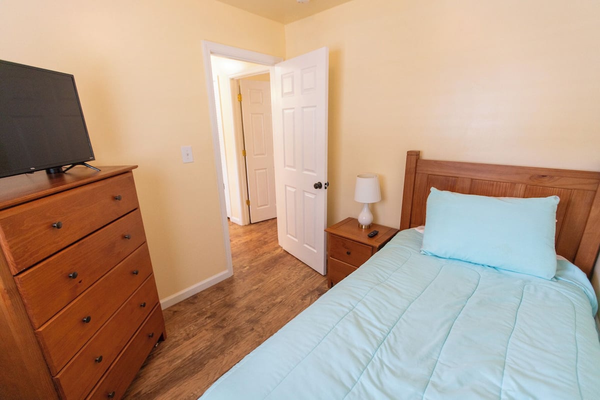 Apartment | Iron/ironing board, travel crib, WiFi (free), individually decorated