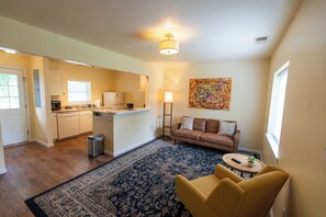 アパートメント | 客室ごとに異なる装飾、客室ごとに異なるインテリア、アイロン / アイロン台、旅行用ベビーベッド