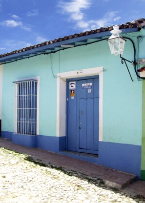 Fachada de la propiedad