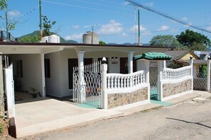 Fachada da propriedade