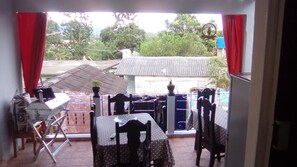 Snack bar