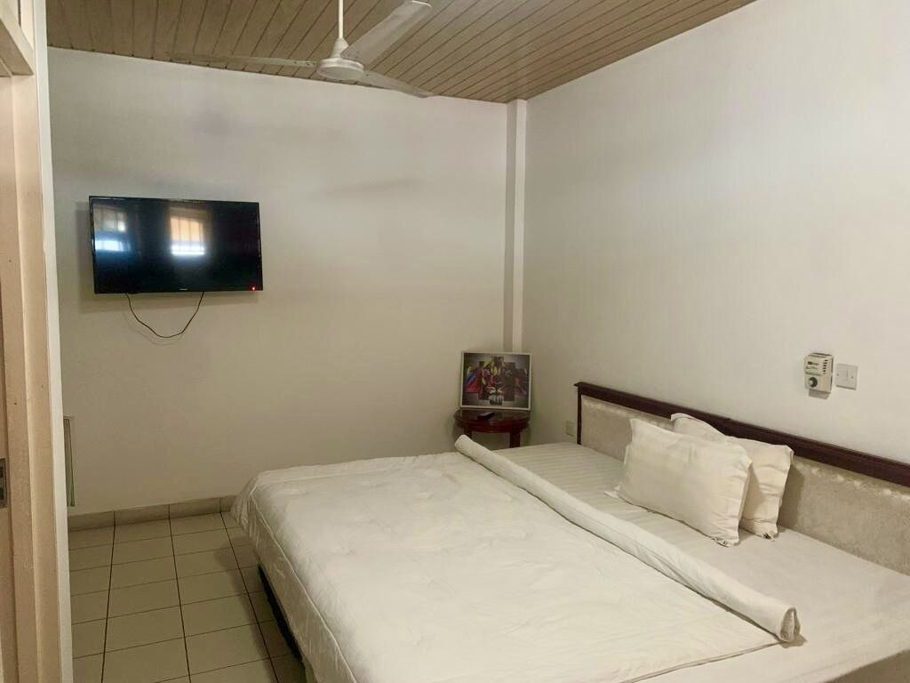 city single room, 1 single bed, non smoking | in-room safe, individually decorated, desk, soundproofing