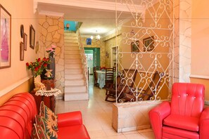 Kontinental frukost varje dag mot avgift