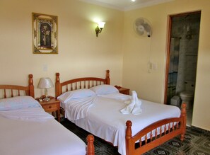 Comfort dubbelrum eller tvåbäddsrum | Minibar, värdeförvaringsskåp på rummet och strykjärn/strykbräda