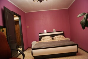 基础公寓, 1 张大床和 1 张沙发床, 无烟房 | 1 多间卧室、高档床上用品、办公桌、隔音