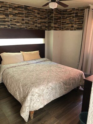 Classic Double or Twin Room, 1 King Bed, Non Smoking | Soundproofing, free WiFi, bed sheets - Hotel del Conde (Guanajuato)