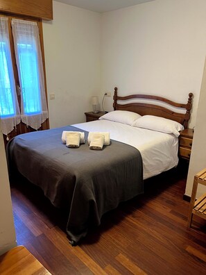 Huis | Luxe beddengoed, donsdekens, babybedden (toeslag), gratis wifi