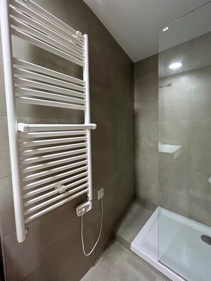 Bathroom - Casa Damián del Baile Apartamentos (Benasque)