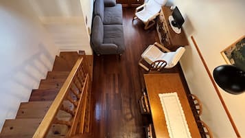 Casa Pallero, 3 habitaciones | Living area | 32-inch LCD TV with digital channels, TV