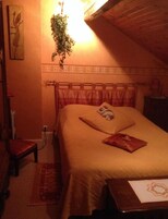 Double Room, Private Bathroom | Individually decorated, individually furnished, desk, iron/ironing board