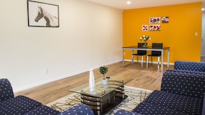 Living room - LUXURY GUEST SUITE (Auckland)