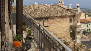 Family Room | Balcony