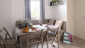 Mobile Home (Titania) | Living area - Camping Punta Lago (Calceranica al Lago)
