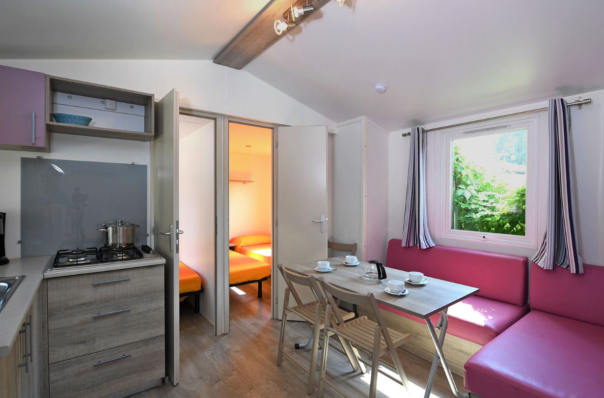 Mobile Home (Titania) | Private kitchenette | Full-size fridge, microwave, electric kettle, cookware/dishes/utensils