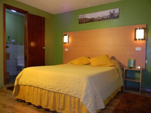 In-room safe, desk, free WiFi - Hostal Terra 4 El Labrador (Quito)