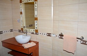 Bathroom sink - Hostal Terra 4 El Labrador (Quito)