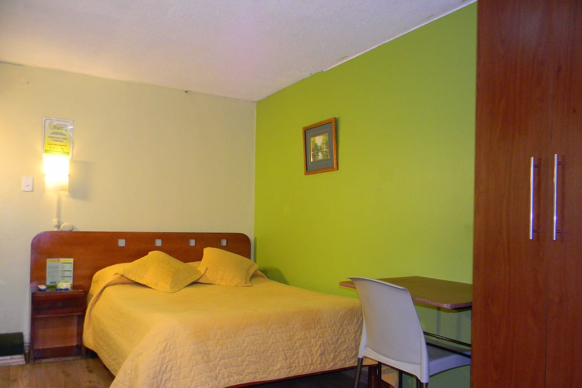 Double Room | Desk, free WiFi, bed sheets, wheelchair access
