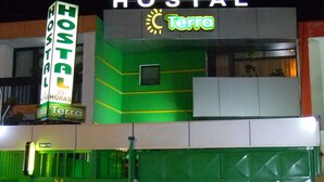 Fachada de la propiedad por la tarde o noche