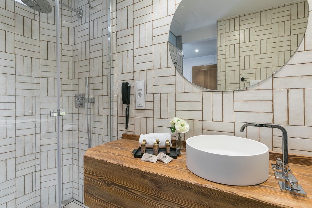 double or twin room | bathroom | free toiletries, hair dryer, towels