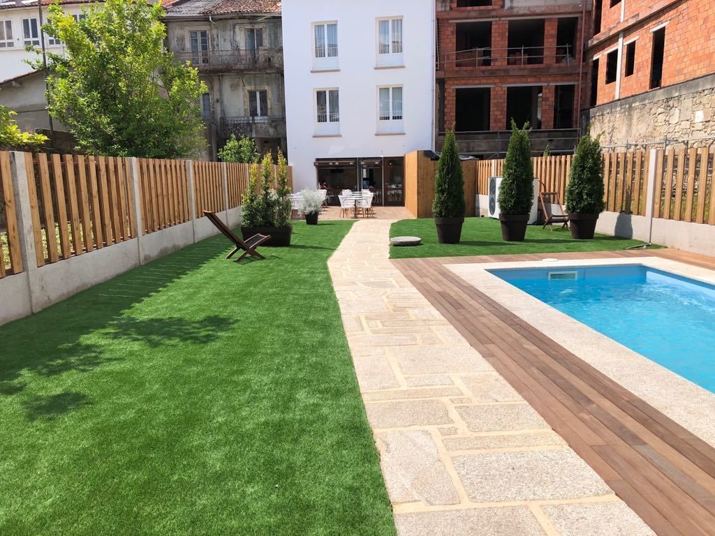 seasonal outdoor pool, open 10 am to 9 pm, pool umbrellas, pool loungers