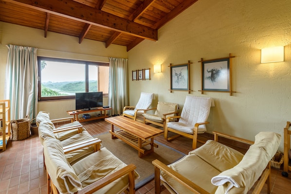 Basic Villa, 2 Bedrooms | Living room