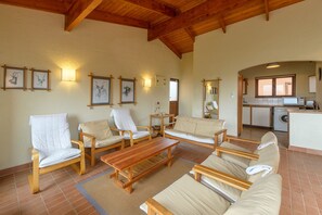 基础别墅, 2 间卧室 | 客厅