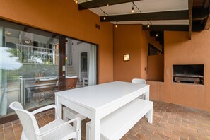 Villa Classique, 2 chambres | Terrasse/Patio