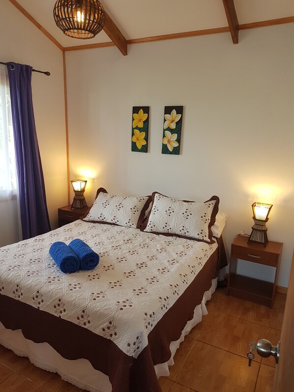 Cabane Familiale, 2 chambres | 2 chambres, rideaux occultants, Wi-Fi gratuit, draps fournis