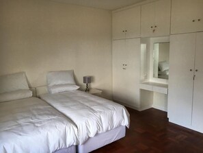 Premier-Apartment, 3 Schlafzimmer | 3 Schlafzimmer, Zimmersafe, Bügeleisen/Bügelbrett, kostenloses WLAN