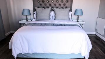 Luxury House, 2 Bedrooms | 2 bedrooms, iron/ironing board, free WiFi, bed sheets