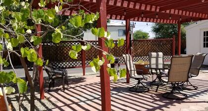 1 or 3 Bedroom Apartment with Full Kitchen