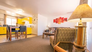 Family Apartment, 1 Bedroom | Living area