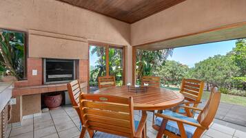 Vila Klasik | Teras/patio