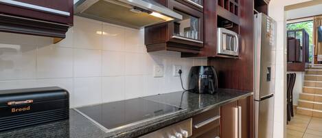 Classic Villa, 3 Bedrooms | Private kitchen | Microwave, electric kettle, toaster