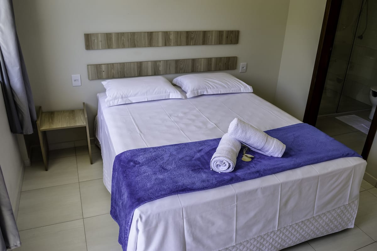 Een minibar, verduisterende gordijnen, extra bedden, gratis wifi