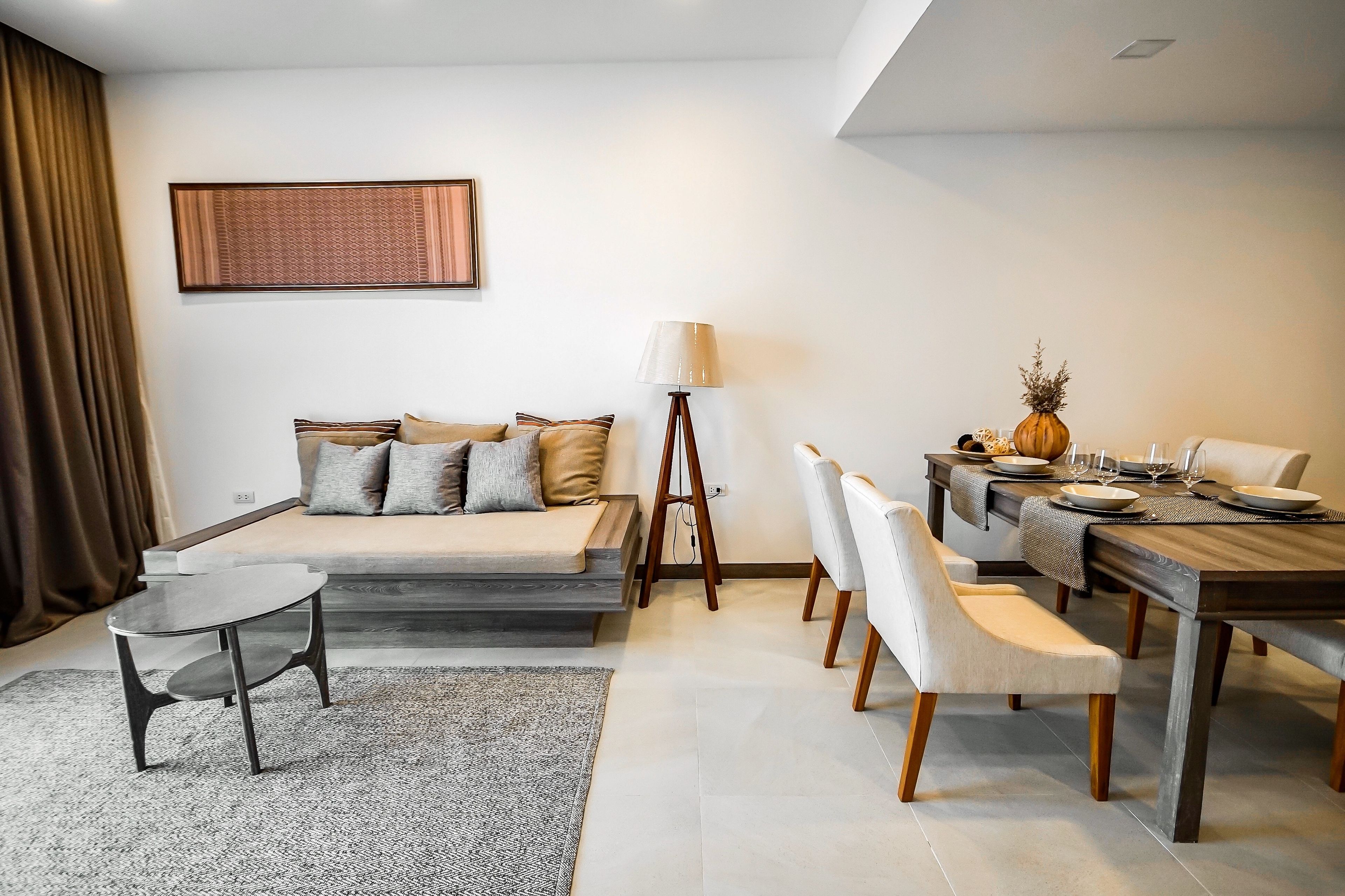 Premier Suite | Living area | 40-inch Smart TV with digital channels, TV
