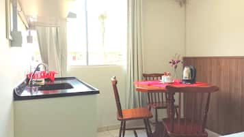 Kamar Quadruple Superior | Dapur pribadi | Lemari es