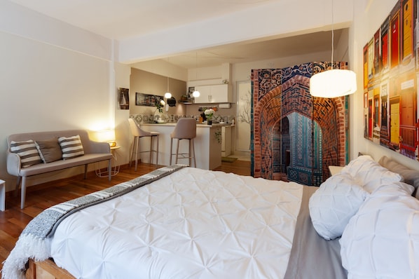 客房, 1 张双人床, 无烟房 | 办公桌、遮光窗帘、隔音、熨斗/熨衣板