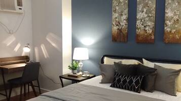 Family Condo, 1 Queen Bed with Sofa bed, Ensuite, Mountain View | 1 bedroom, individually decorated, individually furnished, desk