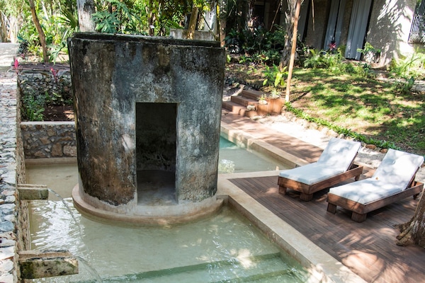 Außenpool, Liegestühle