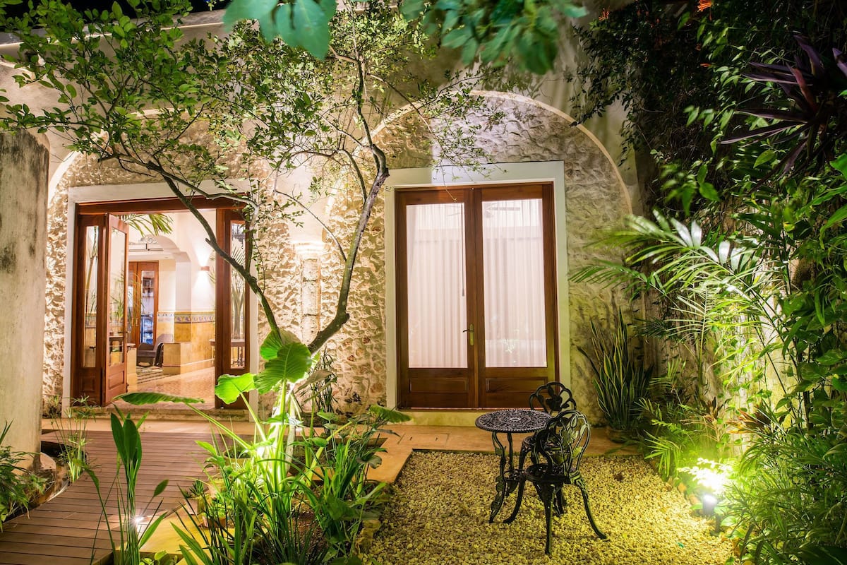 Habitación exclusiva, 1 cama de matrimonio, accesible para personas con discapacidad | Colchones con acolchado adicional y minibar con artículos gratuitos