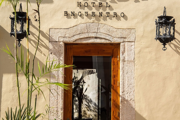 Konaklama yerinin ön cephesi