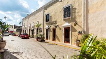 Bagian depan properti