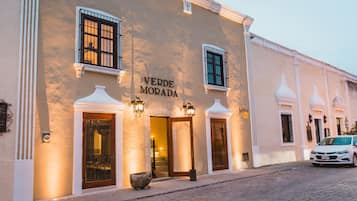 Bagian depan properti