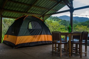 디럭스 텐트, 더블침대 1개, 금연